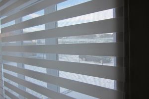 Interiérová roleta den/noc