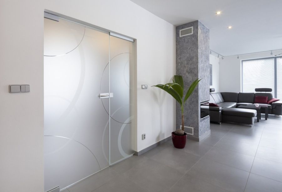 Celoskleněné kyvné dvoukřídlé dveře VV SKLO