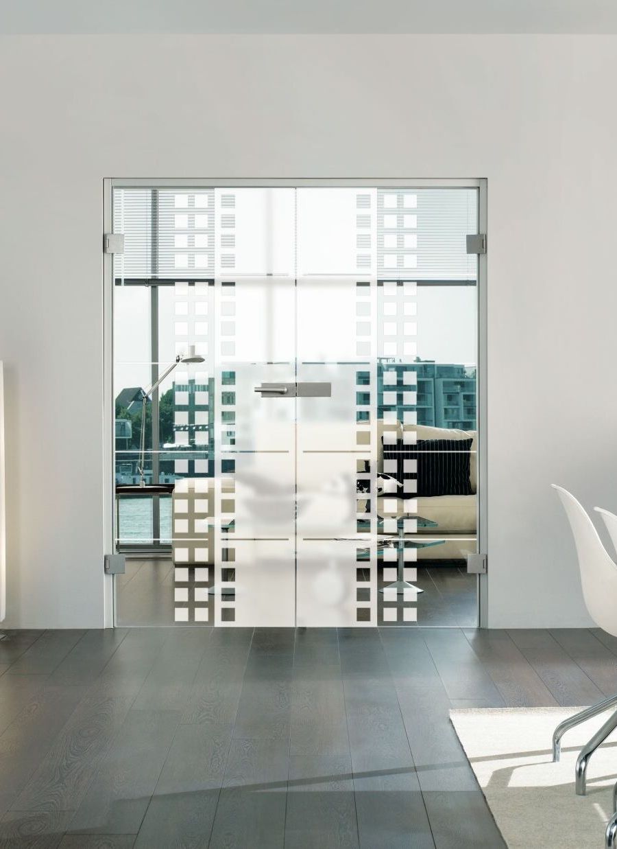 Otočné celoskleněné dveře Prüm